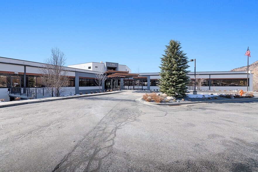 More Photos Of 6440 S Wasatch Blvd, Salt Lake City Office For Lease