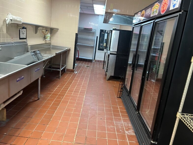 More Photos Of 148 NW 167th St, Miami Hotel For Sale