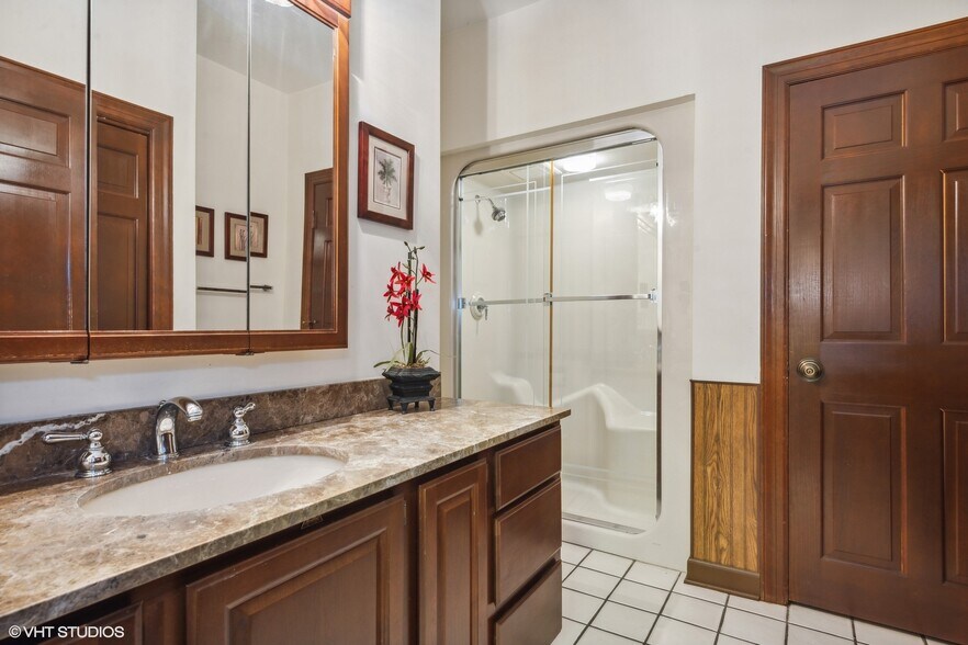 More Photos Of 1601 W Colonial Pky, Inverness Office For Sale