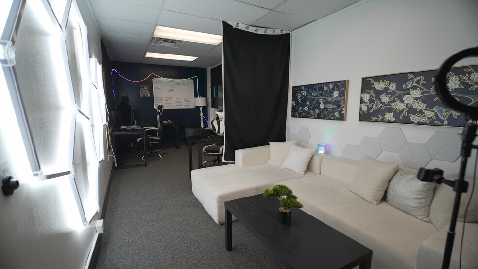 More Photos Of 3555-3559 W Wright St, Boise Light Manufacturing For Lease