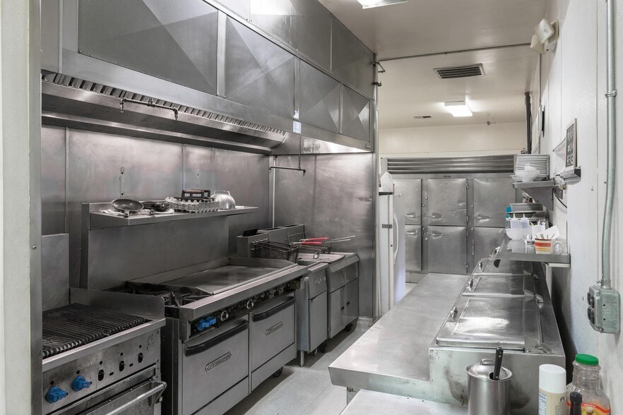 More Photos Of 900 W Nevada Hwy 372, Pahrump Bar For Sale