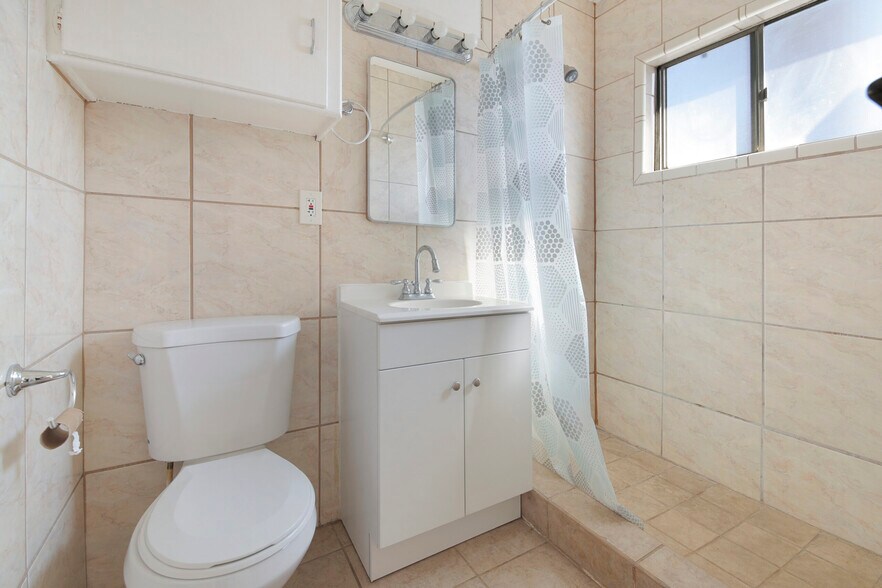 More Photos Of 1719 N Wilton Pl, Los Angeles Apartments For Sale