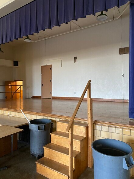 More Photos Of 719 S Fayette St, Washington Court House Flex For Sale