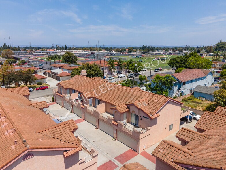 More Photos Of 11932 207th St, Lakewood Apartments For Sale