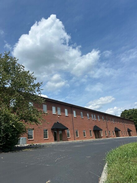 More Photos Of 430 Montbrook Ln, Knoxville Loft Creative Space For Sale
