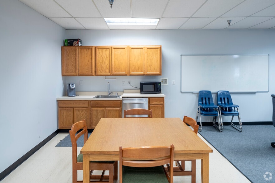 More Photos Of 14707 E 2nd Ave, Aurora Office For Lease