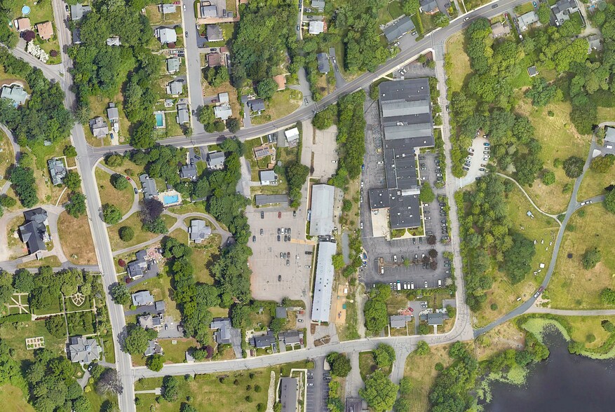 More Photos Of 13 Elm Ct, Easton Office For Lease