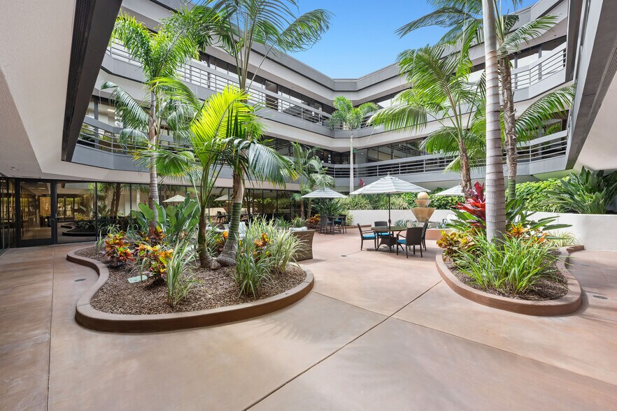 More Photos Of 380 Stevens Ave, Solana Beach Office For Lease