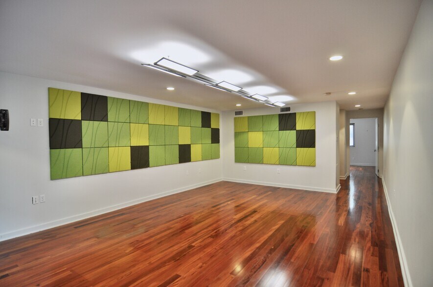 More Photos Of 904 West Ave, Austin Office Residential For Sale
