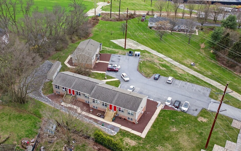 Primary Photo Of 196 Stone House Ln, Columbia Apartments For Sale