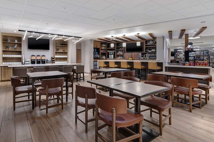 More Photos Of 397 S Malpais Ln, Flagstaff Hotel For Sale