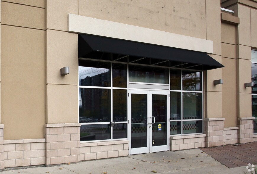 More Photos Of 795 Wonderland Rd S, London Storefront For Sale