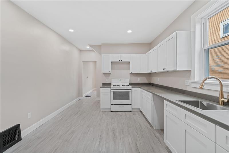 More Photos Of 726 Market St, Beaver Apartments For Sale