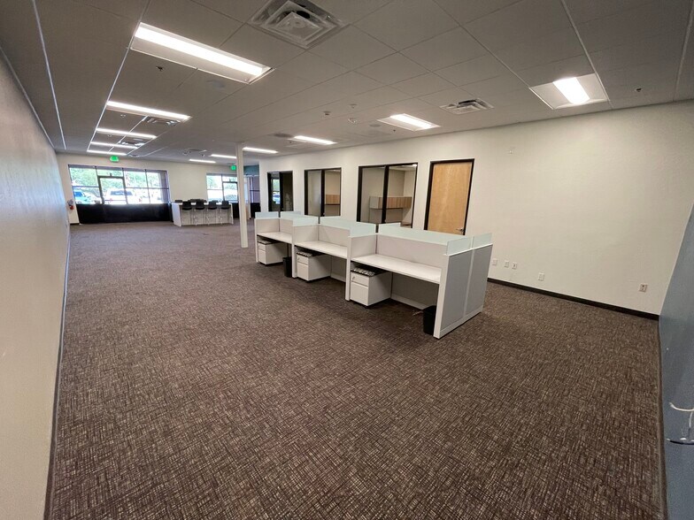 More Photos Of 19509 N Sunrise Blvd, Surprise Storefront Retail Office For Lease