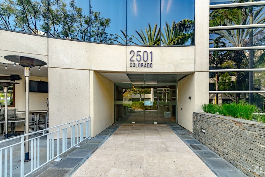 More Photos Of 2425-2501 Colorado Ave, Santa Monica Office For Lease