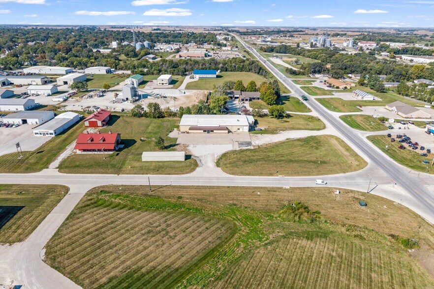 More Photos Of 1106 N 10th St, Winterset Flex For Sale