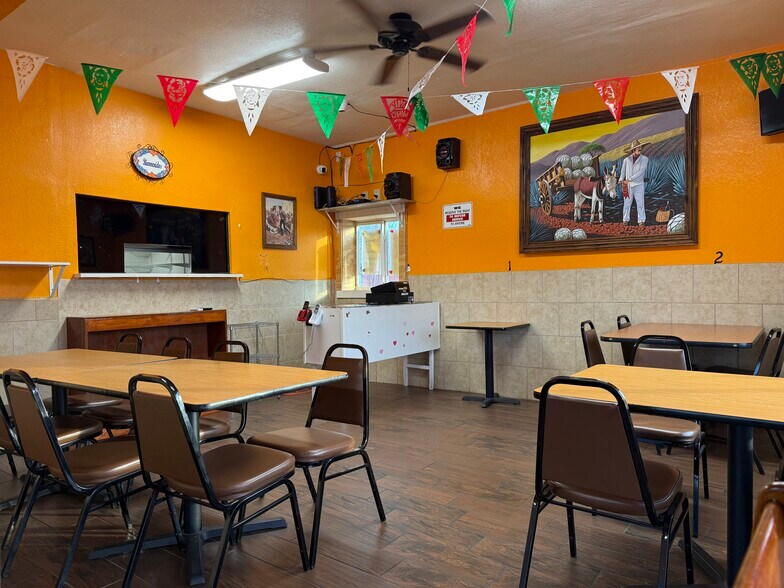 More Photos Of 5402 S Zarzamora St, San Antonio Restaurant For Sale