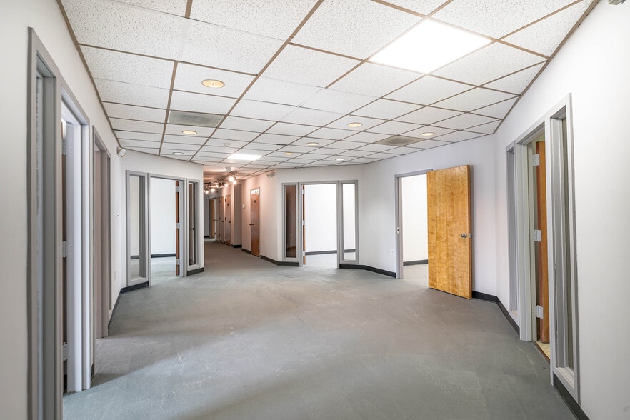 More Photos Of 8023 Malcolm Rd, Clinton Medical For Lease