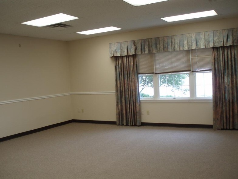 More Photos Of 445 Route 23, Sussex Unknown For Lease