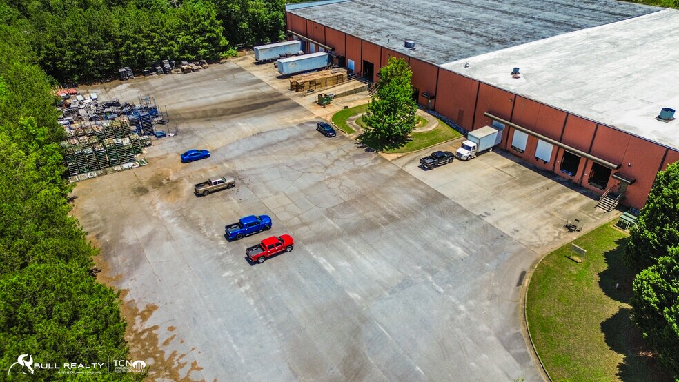 More Photos Of 14290 Lochridge Blvd, Covington Distribution For Lease