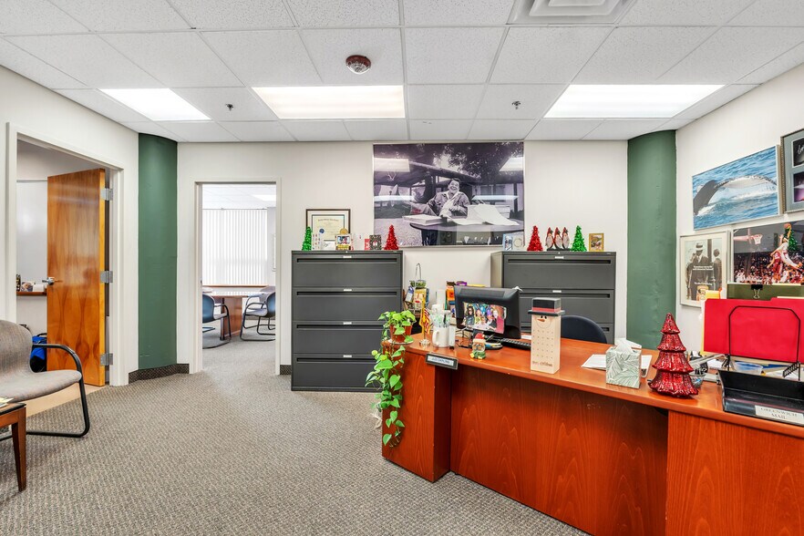 More Photos Of 80 Optical Dr, Southbridge Flex For Lease