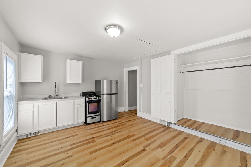 More Photos Of 579 Broadway Ave, Bedford Apartments For Sale