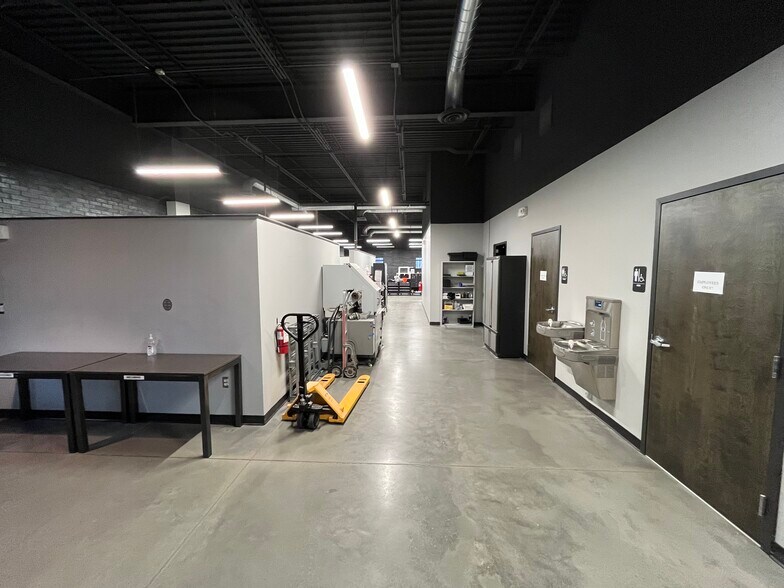 More Photos Of 4550 Preslyn Dr, Raleigh Light Distribution For Sale