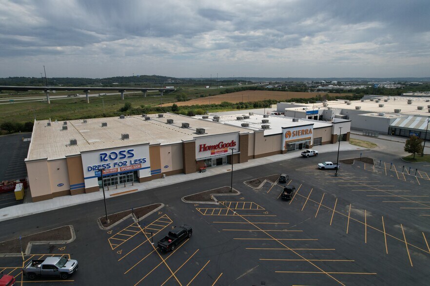 More Photos Of 3101-3221 Manawa Centre Dr, Council Bluffs Unknown For Lease