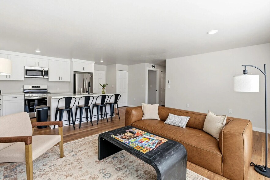 More Photos Of 2524 E Lester St, Tucson Apartments For Sale