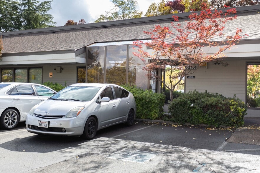 More Photos Of 3838 Watt Ave, Sacramento Medical For Lease