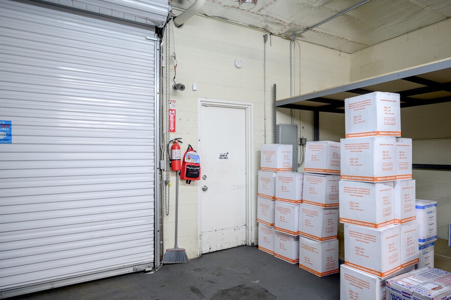 More Photos Of 3210 N San Fernando Blvd, Burbank Warehouse For Sale