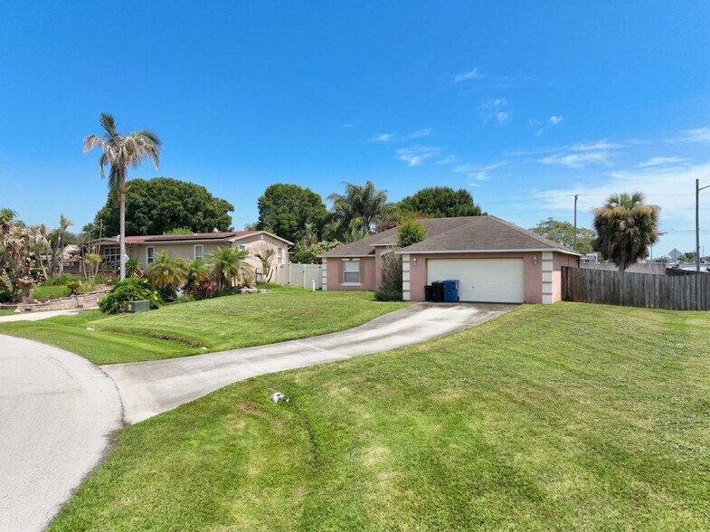 More Photos Of 1490 Emerson Dr Ne, Palm Bay Office Residential For Sale