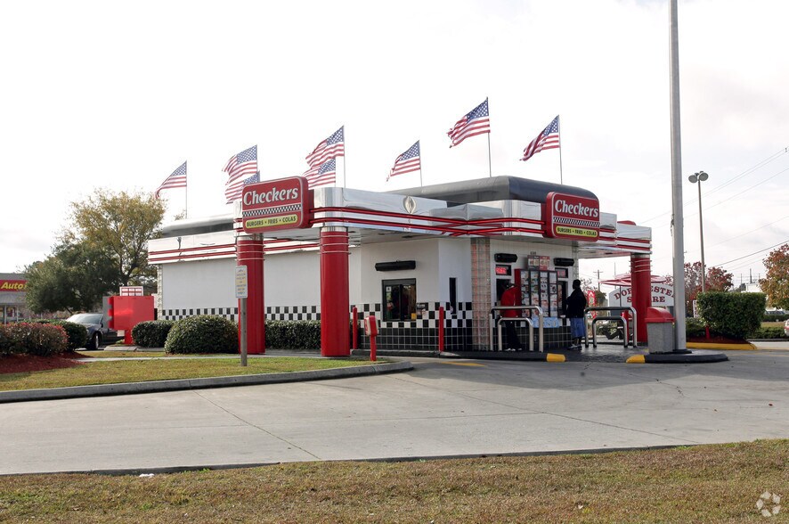 More Photos Of 4391 Dorchester Rd, Charleston Unknown For Lease