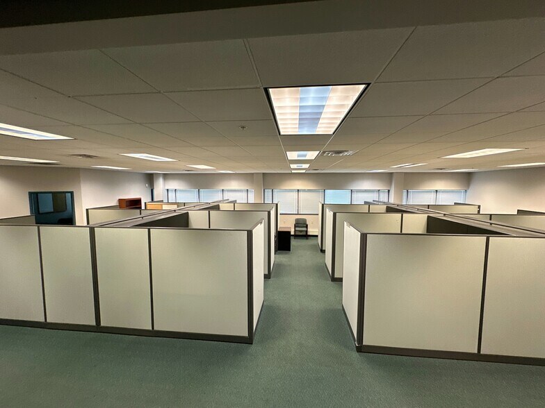 More Photos Of 250 Park West Dr, Pittsburgh Office For Sale
