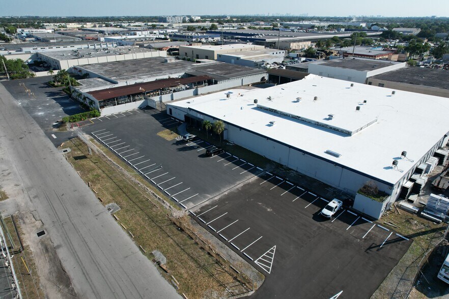 More Photos Of 6721 NW 36th Ave, Miami Distribution For Lease