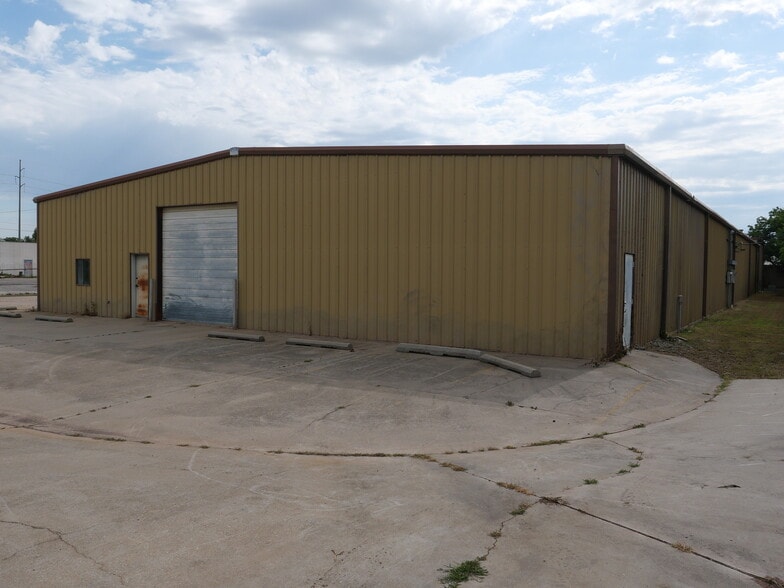 More Photos Of 1364 NE 3rd St, Oklahoma City Warehouse For Sale