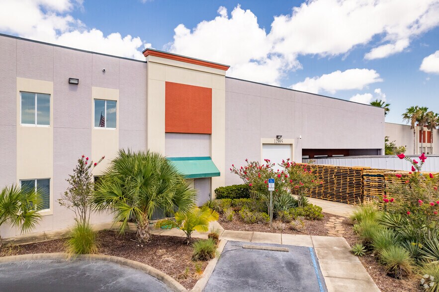 More Photos Of 12595 71st Ct, Largo Manufacturing For Lease