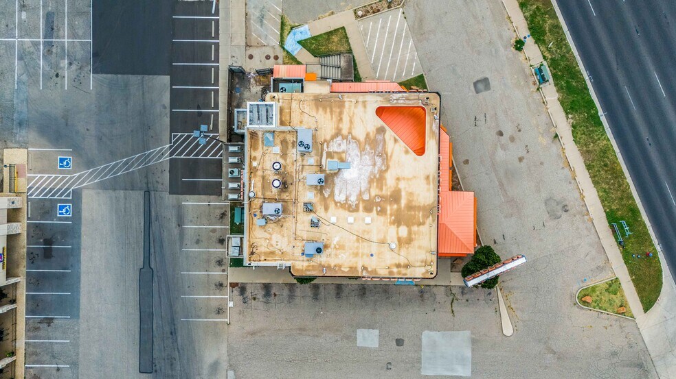 More Photos Of 4950 S Loop 289, Lubbock Restaurant For Lease