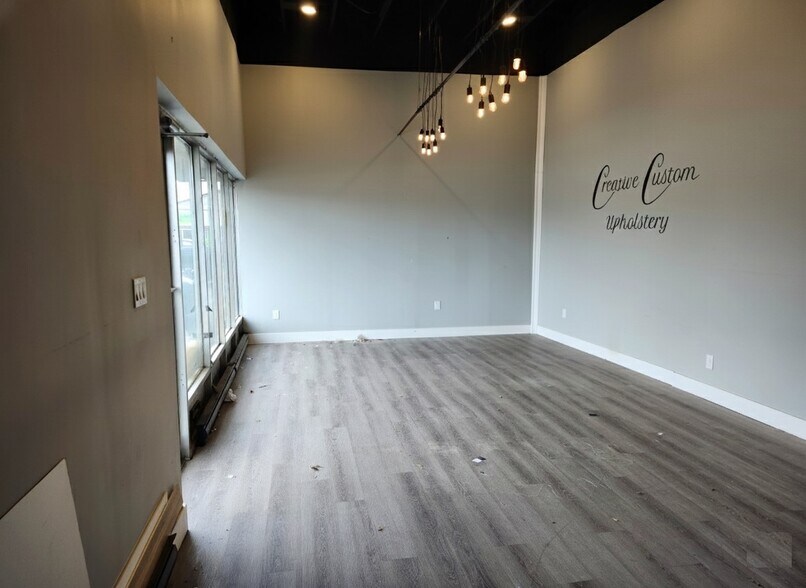 More Photos Of 1 Hiscott St, St Catharines Warehouse For Lease