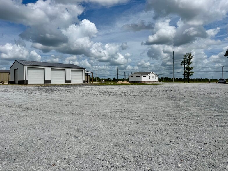 More Photos Of 6536 US-90, Lake Charles Light Manufacturing For Sale