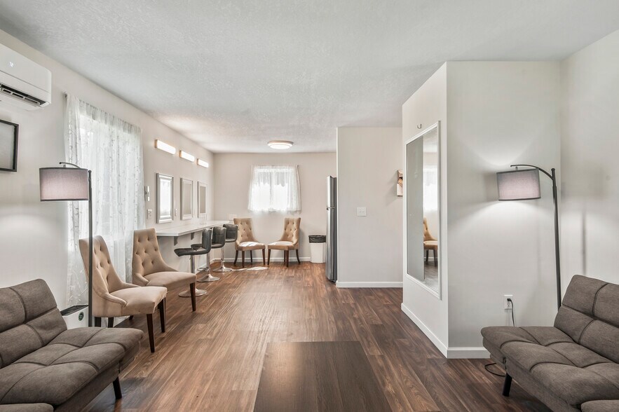 More Photos Of 74 Gore Rd, Boaz Restaurant For Sale