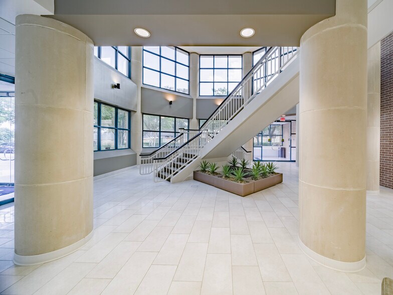 More Photos Of 4701 Old Shepard Pl, Plano Medical For Lease