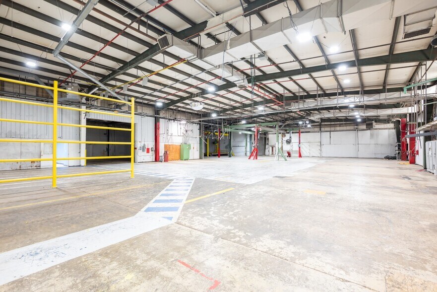 More Photos Of 221 Fabritek Dr, Columbus Manufacturing For Sale
