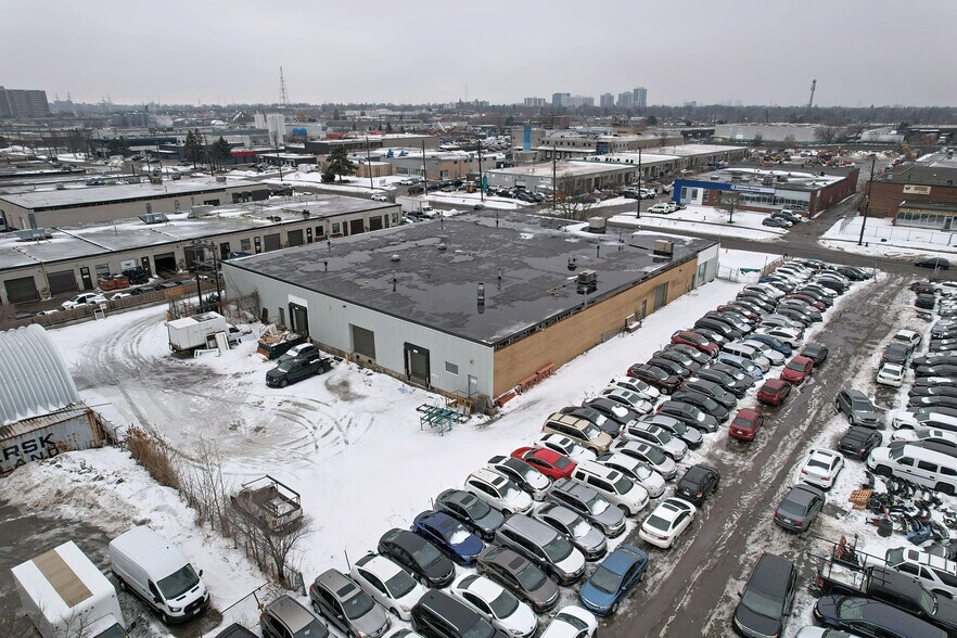 More Photos Of 285 Midwest Rd, Toronto Warehouse For Lease