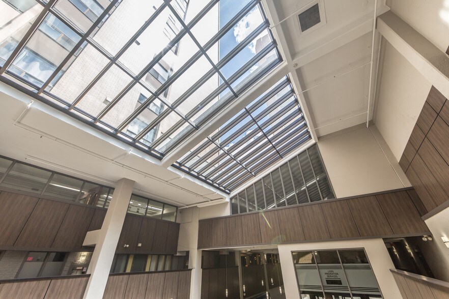 More Photos Of 379 Dundas St, London Office For Lease