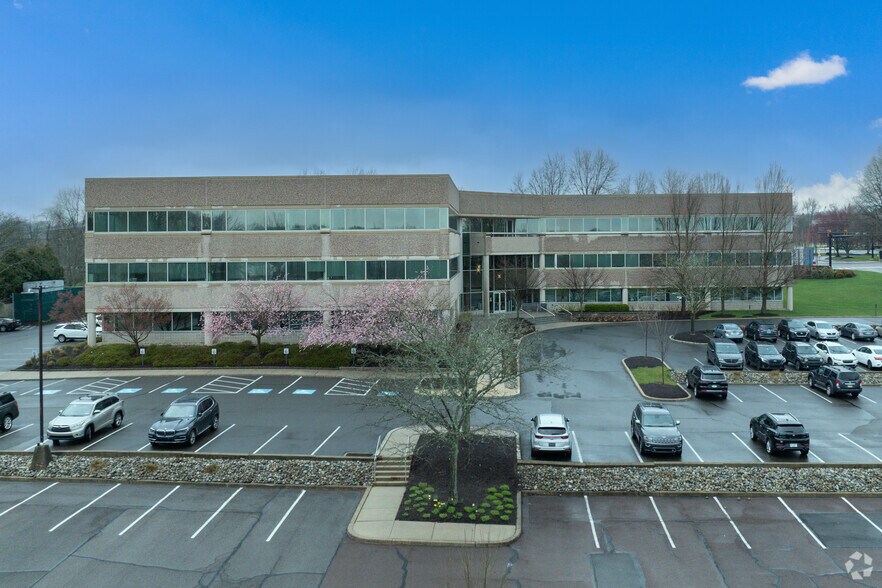 More Photos Of 2 Walnut Grove Dr, Horsham Township Office For Sale