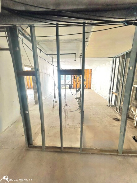 More Photos Of 1801 W Pinhook Rd, Lafayette Hotel For Sale