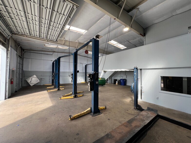 More Photos Of 3426 S Military Trl, Lake Worth Auto Repair For Sale