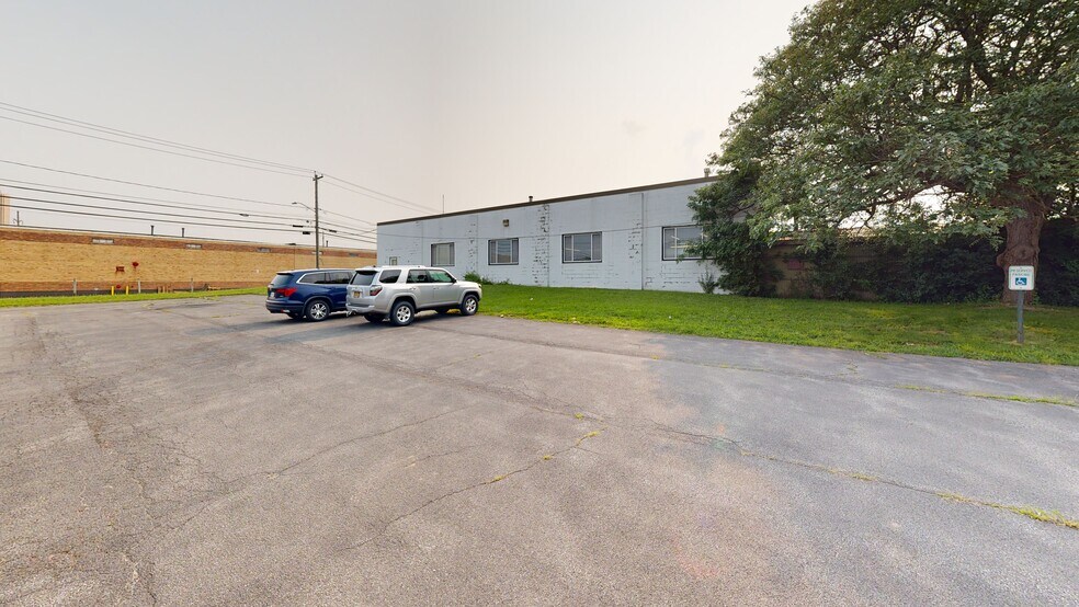 More Photos Of 185 Ainsley Dr, Syracuse Manufacturing For Lease