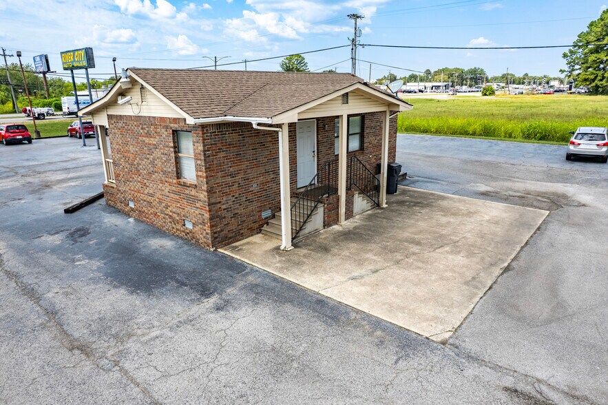 More Photos Of 3420 Highway 31 S, Decatur General Retail For Sale